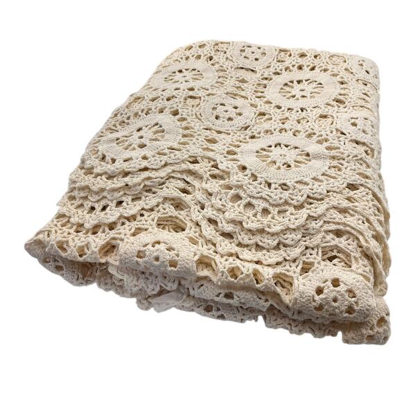 Vintage Crochet Table Cover Square Table Farmhouse Beige Rustic Traditional Fall - Picture 8 of 10